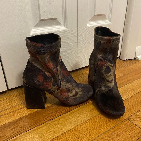 Velvet Feather Print Heel Booties - Picture 3 of 15